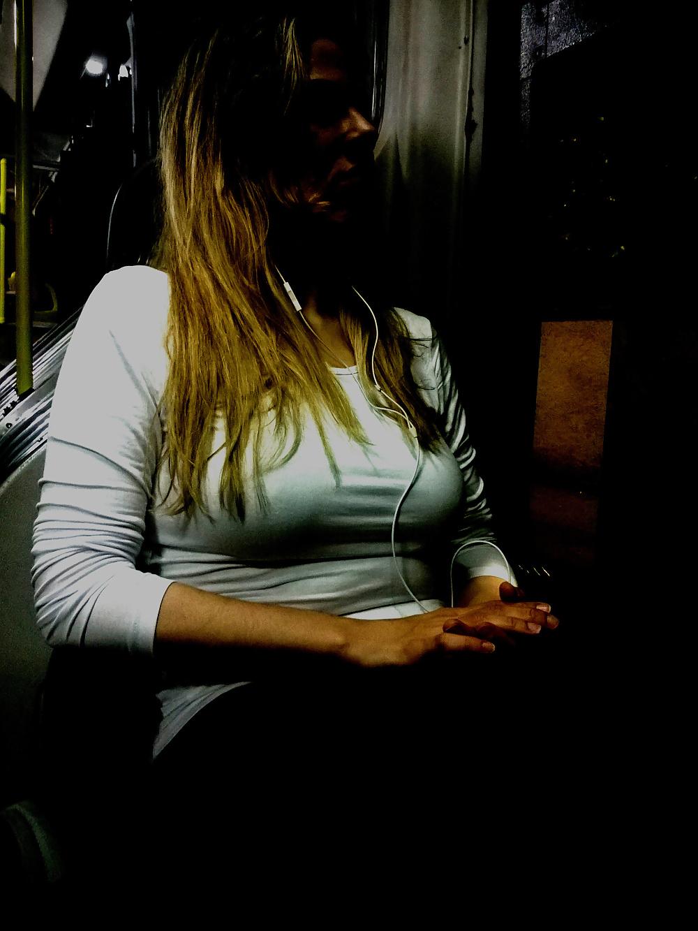 17P SDRUWS2 - BLONDE NIPPLES X-RAY