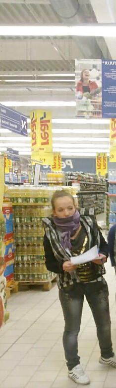 22P Spy mall and supermarket romanian