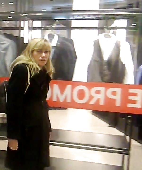 22P Spy mall and supermarket romanian
