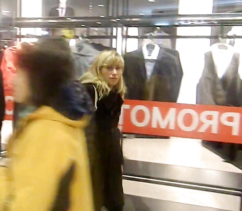22P Spy mall and supermarket romanian