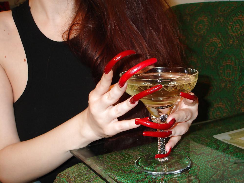 18P LONG NAILS PIC....July