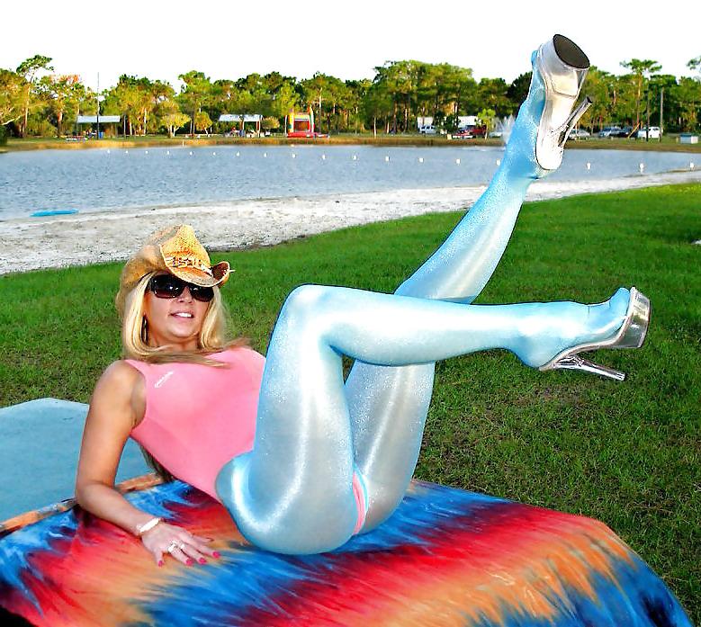 25P Coloured pantyhose and stockings babes