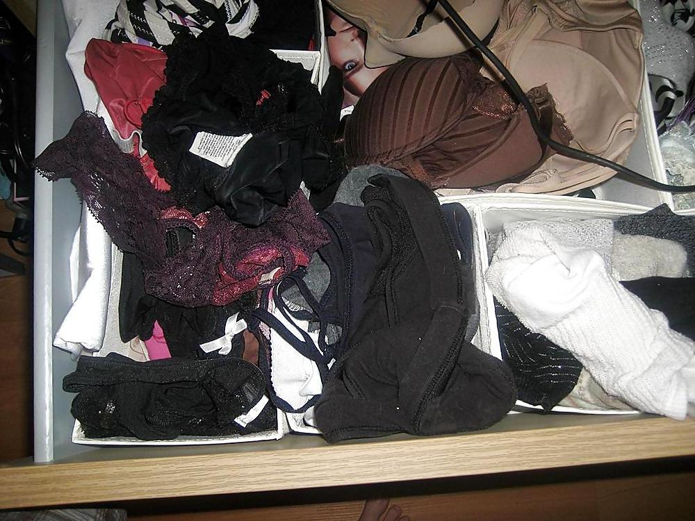 25P Home and friends panties cum