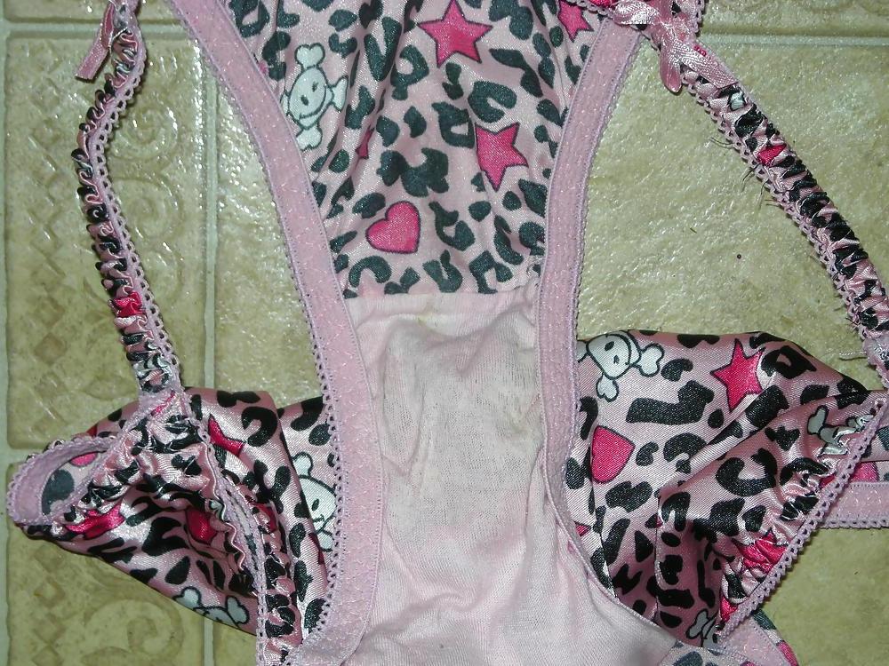 25P Home and friends panties cum