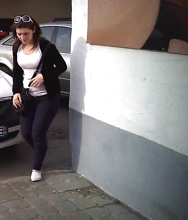 18P Spy street old + young romanian