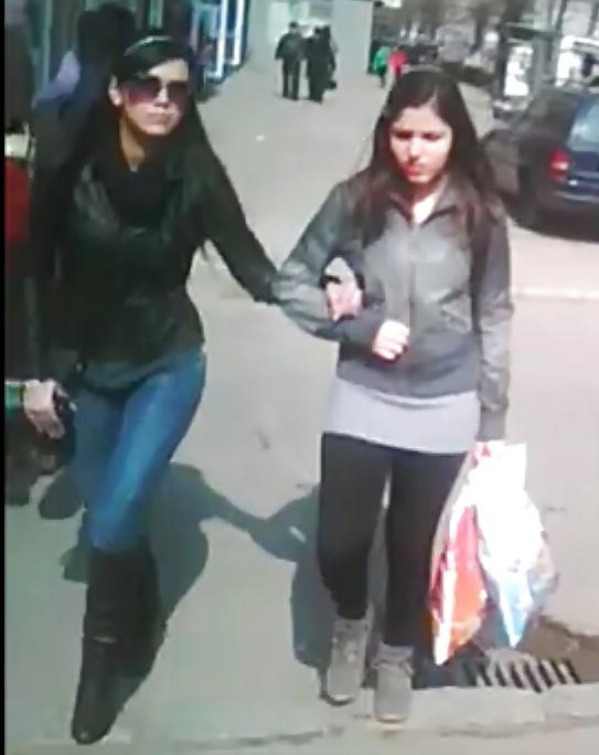 18P Spy street old + young romanian