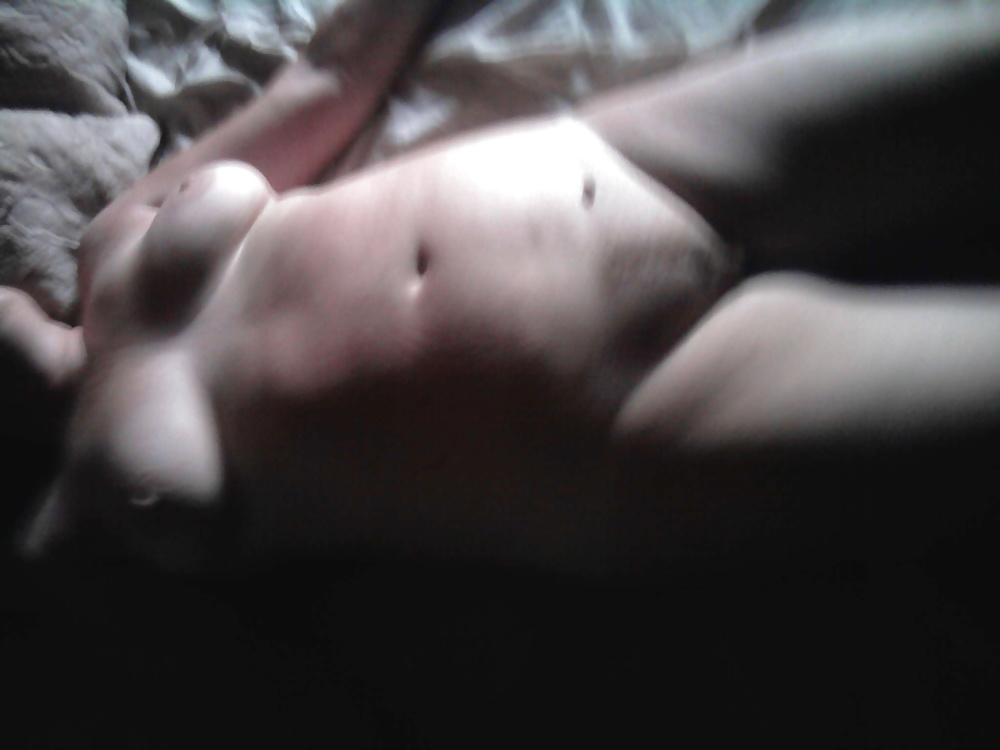 7P Anna at home on the bed(amateur)