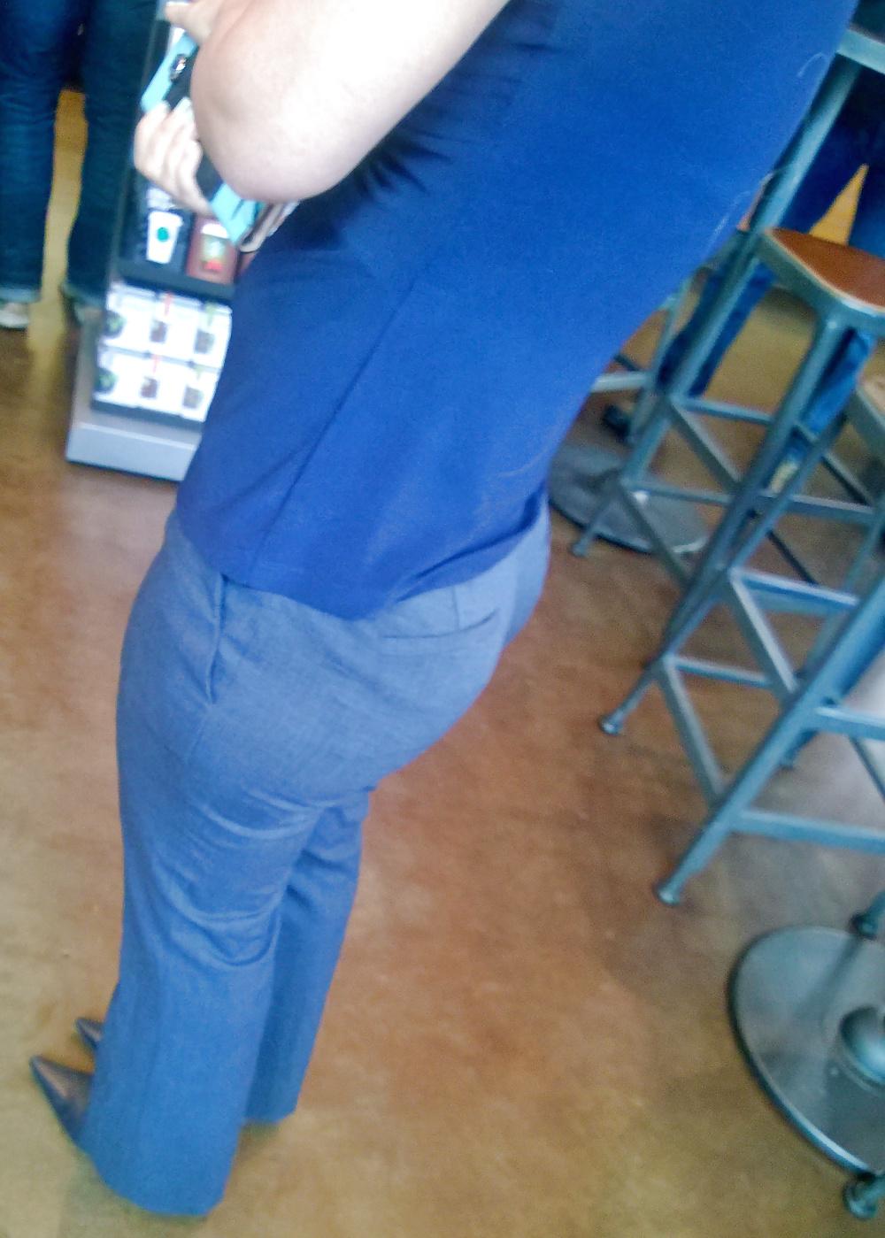 11P Blonde pawg