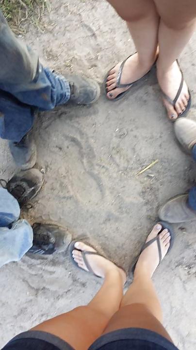 20P Feet of friends and such :3