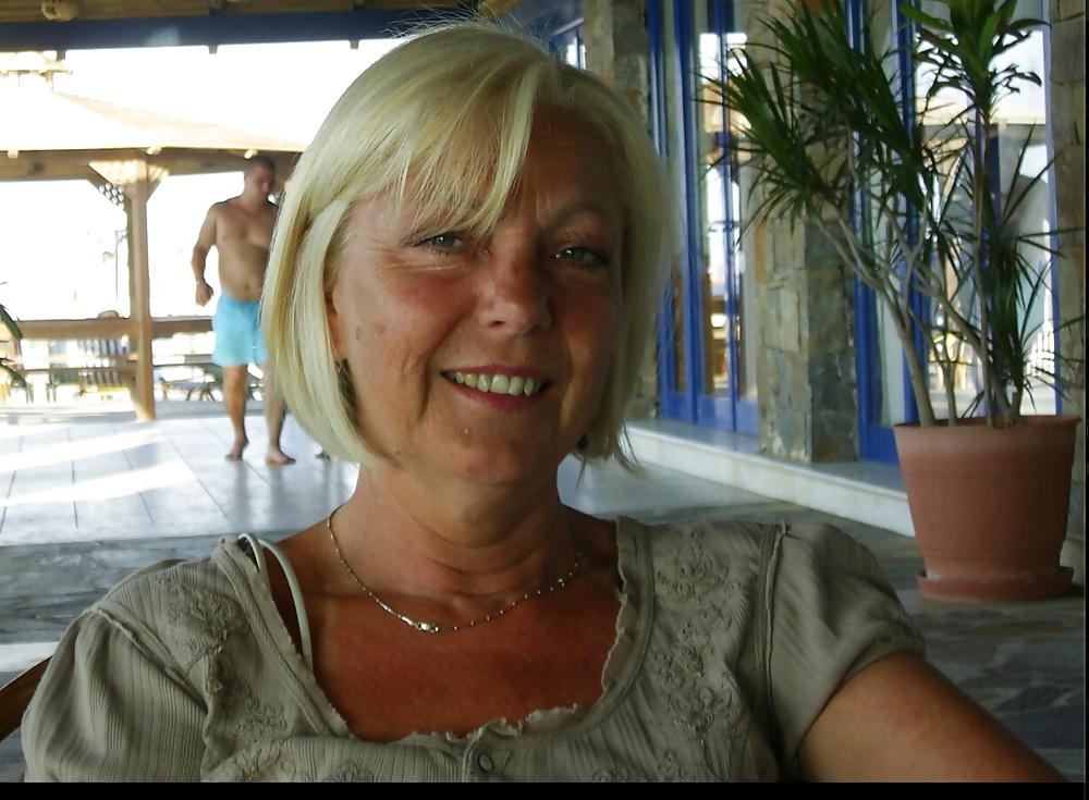 25P C.B (Sexy Granny as a commenter on the other gallery said).