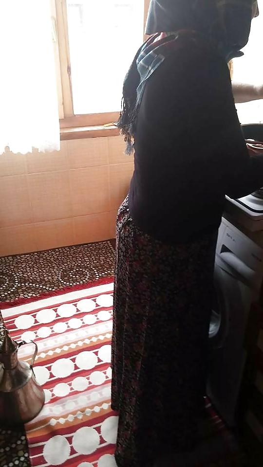 25P Turkish moms at home