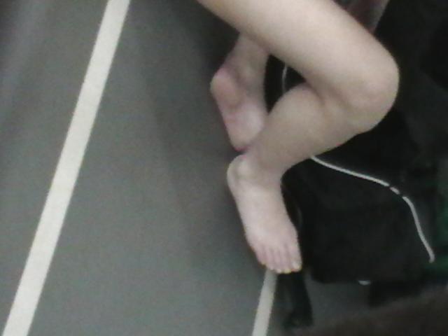 8P Candid feet