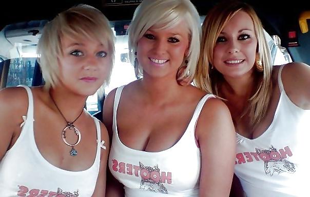 11P Girls from HOOTERS
