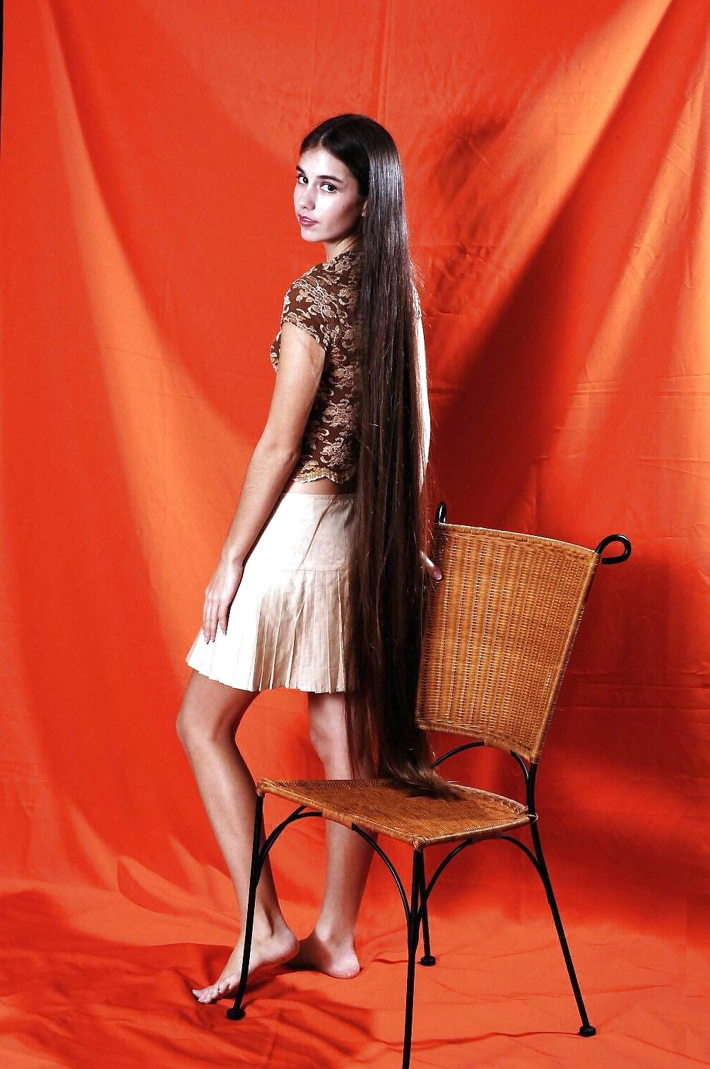 16P Beautiful Teen With Insanely Long Hair - 01