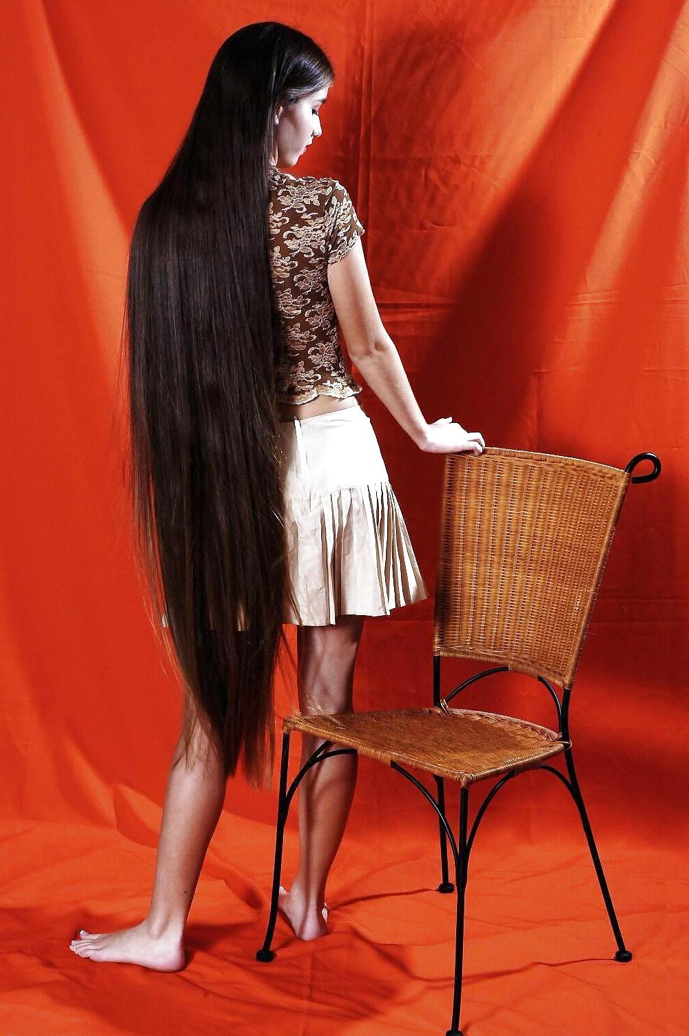 16P Beautiful Teen With Insanely Long Hair - 01