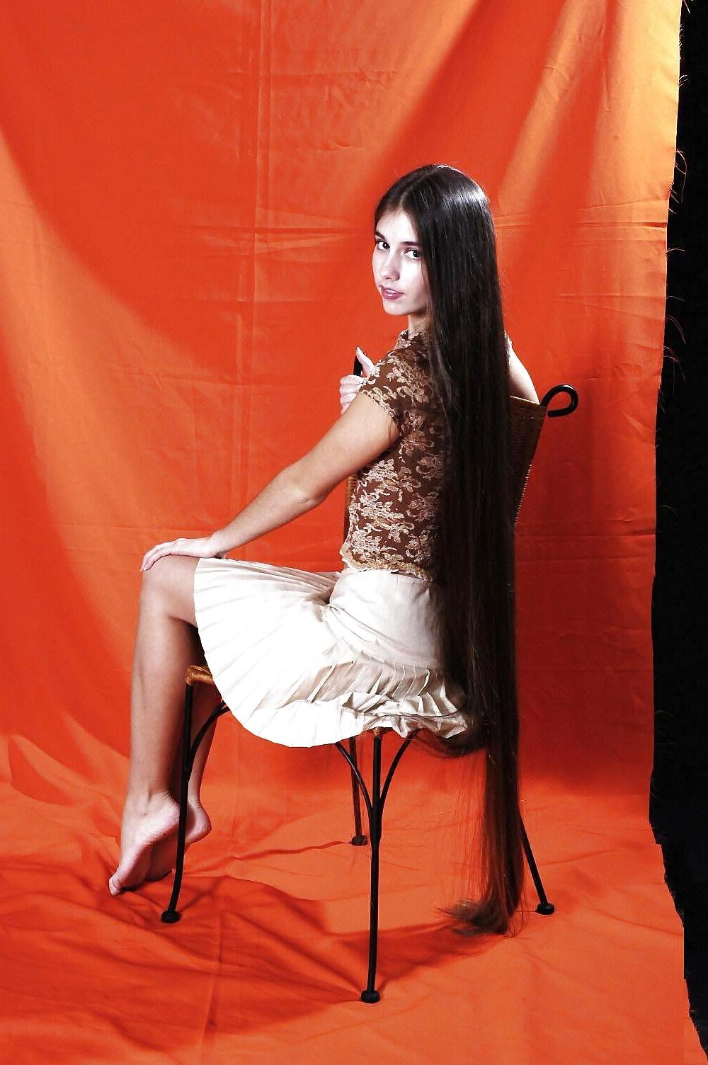 16P Beautiful Teen With Insanely Long Hair - 01