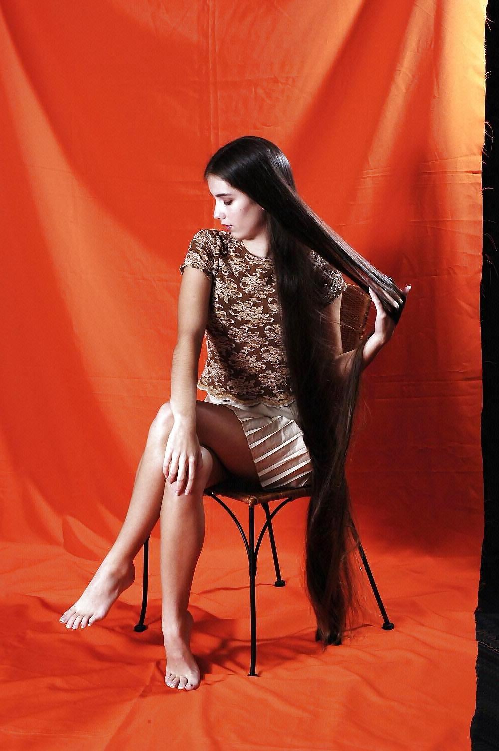 16P Beautiful Teen With Insanely Long Hair - 01