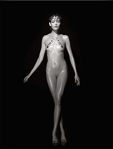 23P Pirelli Calendar 2011