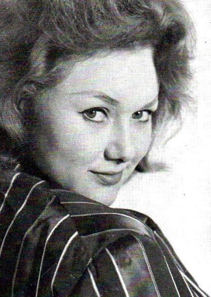 24P Vintage Colletion # 21 Suzanne Baxter the Fling Girl