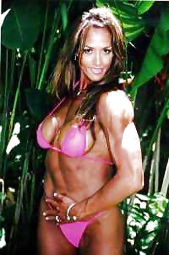 25P Amber DeLuca - female bodybuilder
