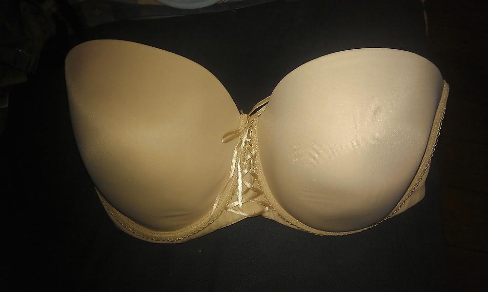 25P A friend's wife (and her lingerie)