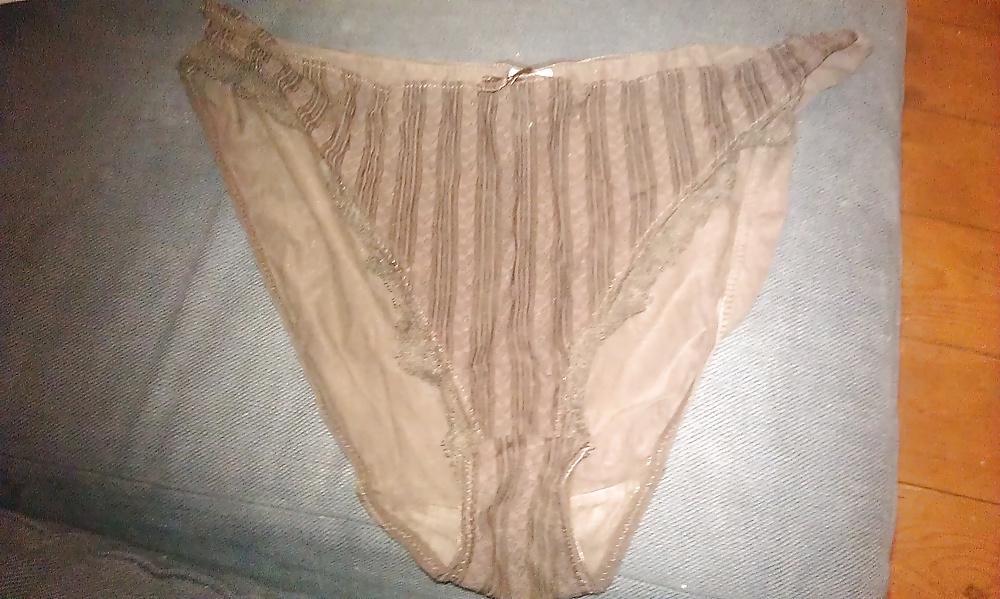 25P A friend's wife (and her lingerie)