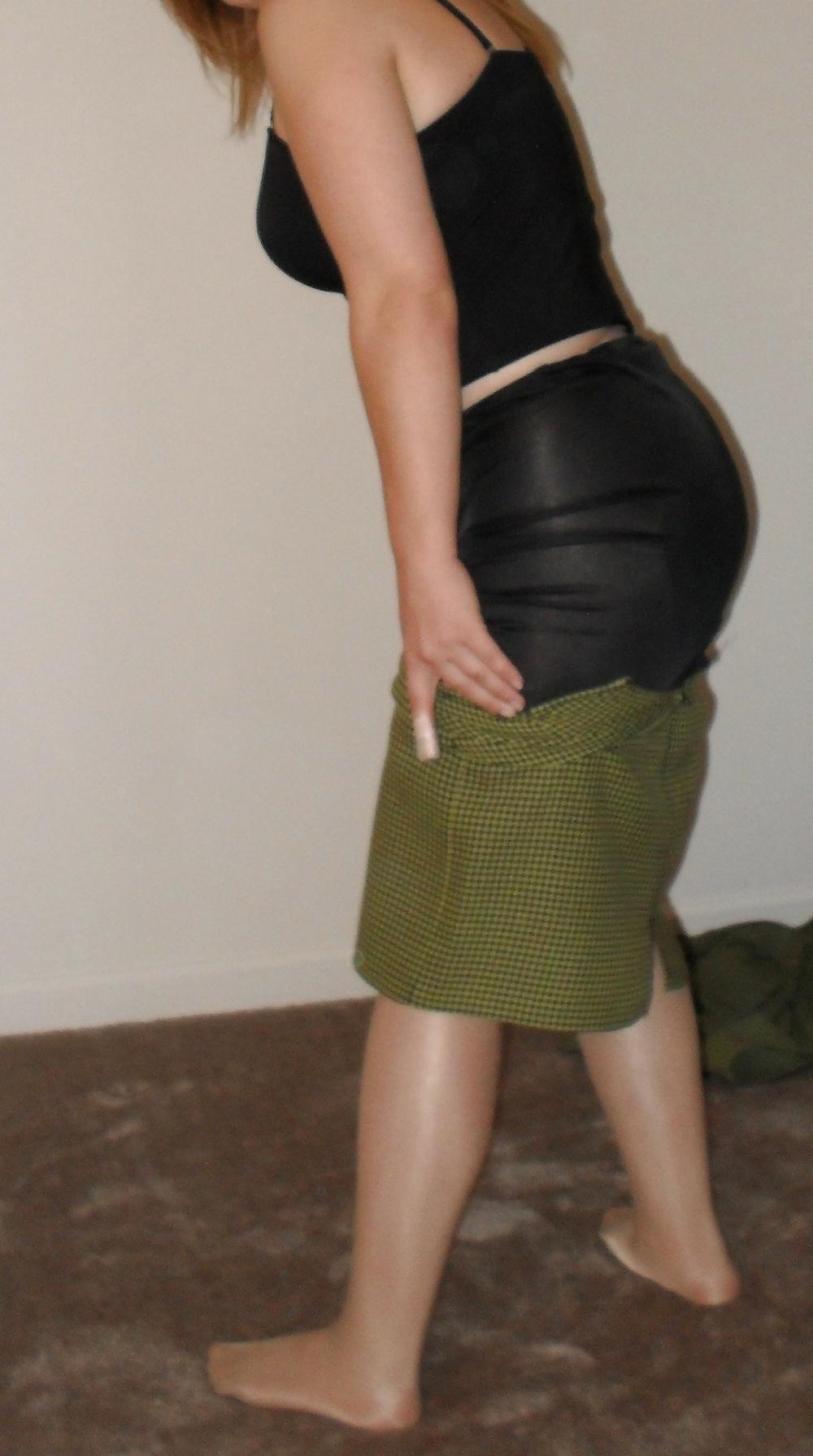 17P Shiny Pantyhose Wife 1