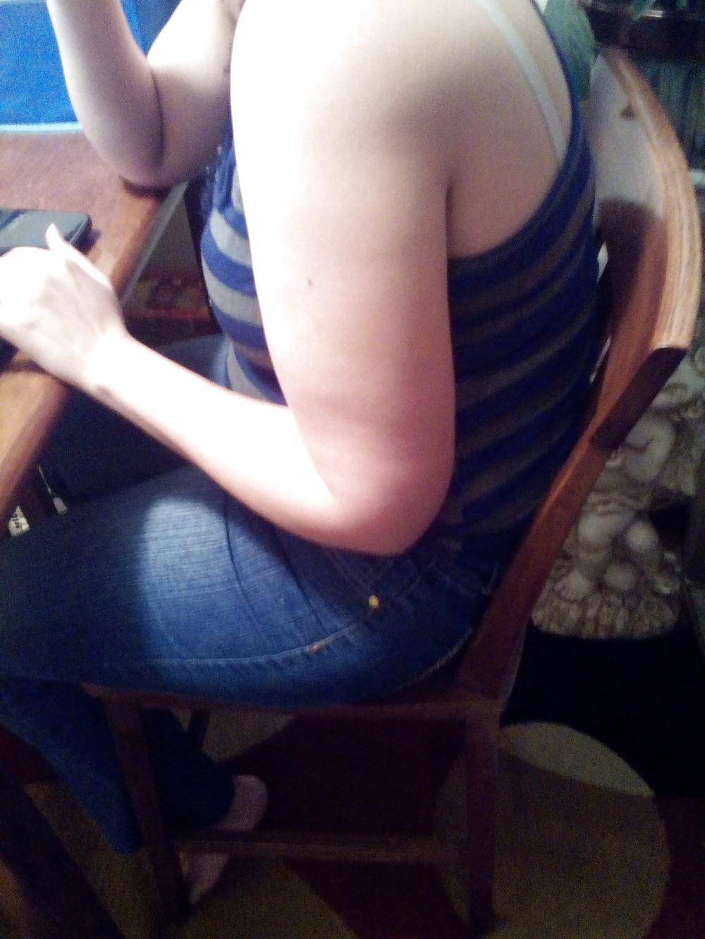 20P Down blouse & Tight Jeans 