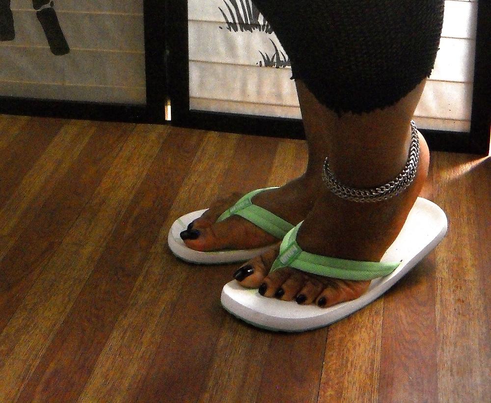 24P Calling All Foot Fetish lovers...