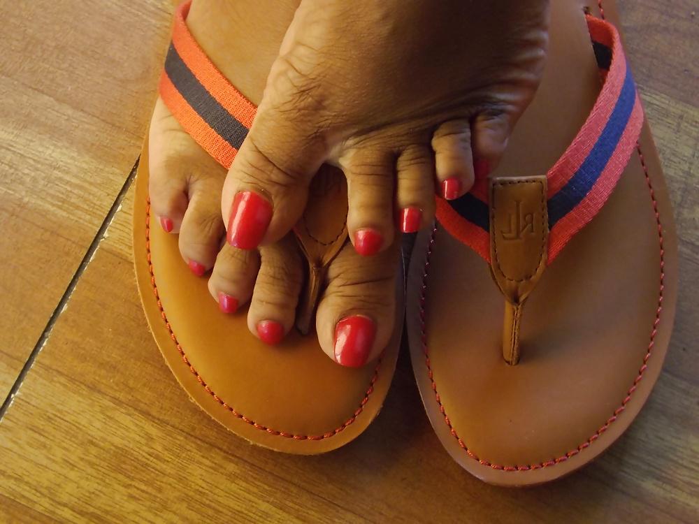 24P Calling All Foot Fetish lovers...