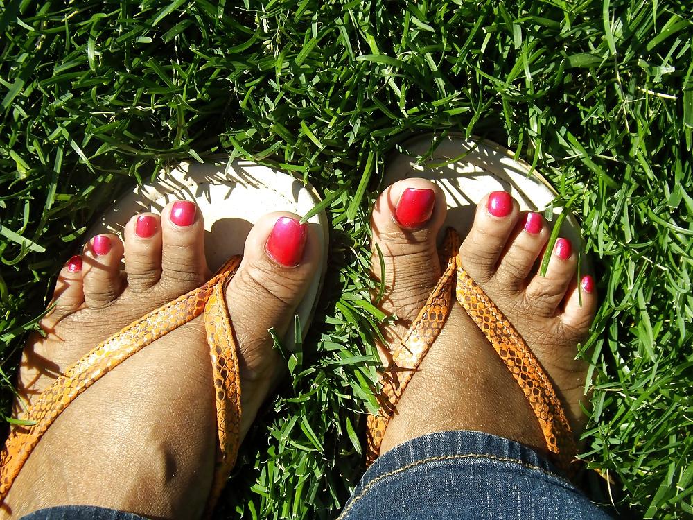 24P Calling All Foot Fetish lovers...