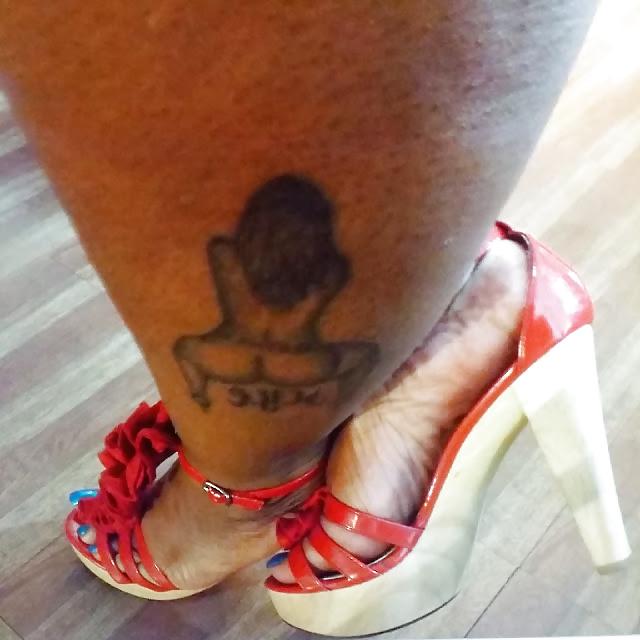 24P Calling All Foot Fetish lovers...