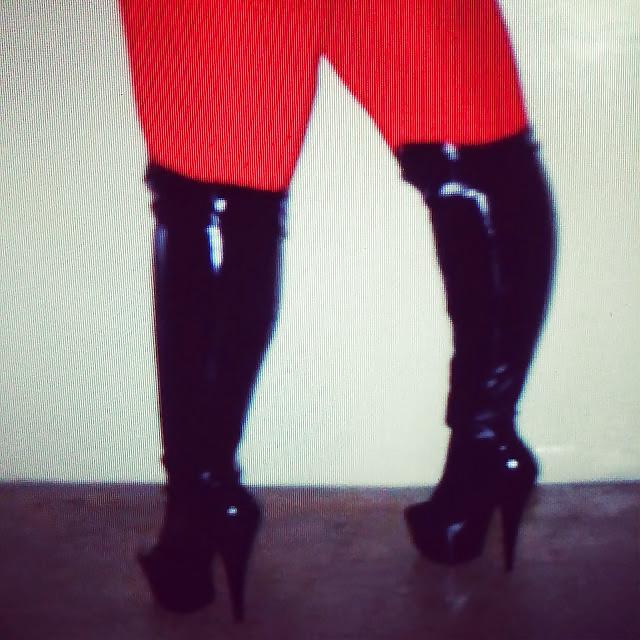 24P Calling All Foot Fetish lovers...