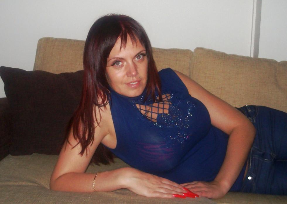 11P Cumslut with long nails