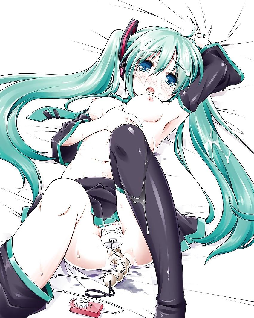 16P Hentai 9 (Miku)