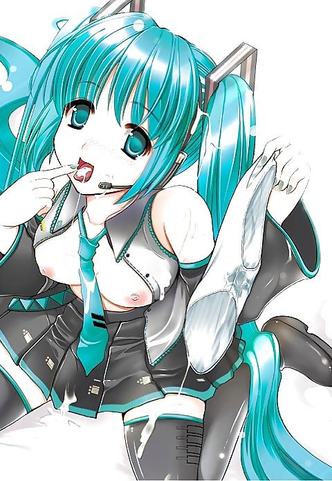 16P Hentai 9 (Miku)