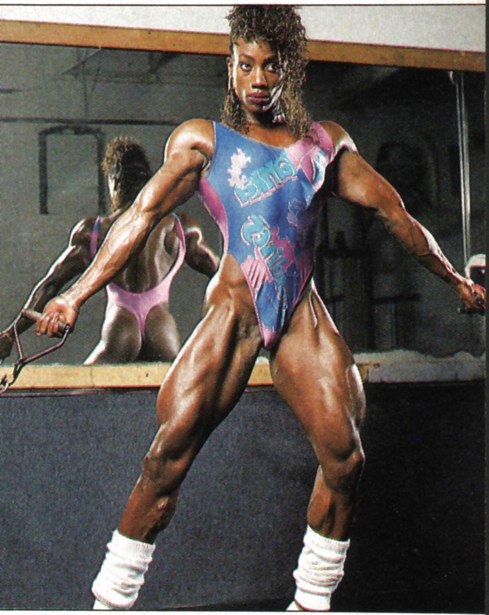 25P Lenda murray  - female bodybuilder