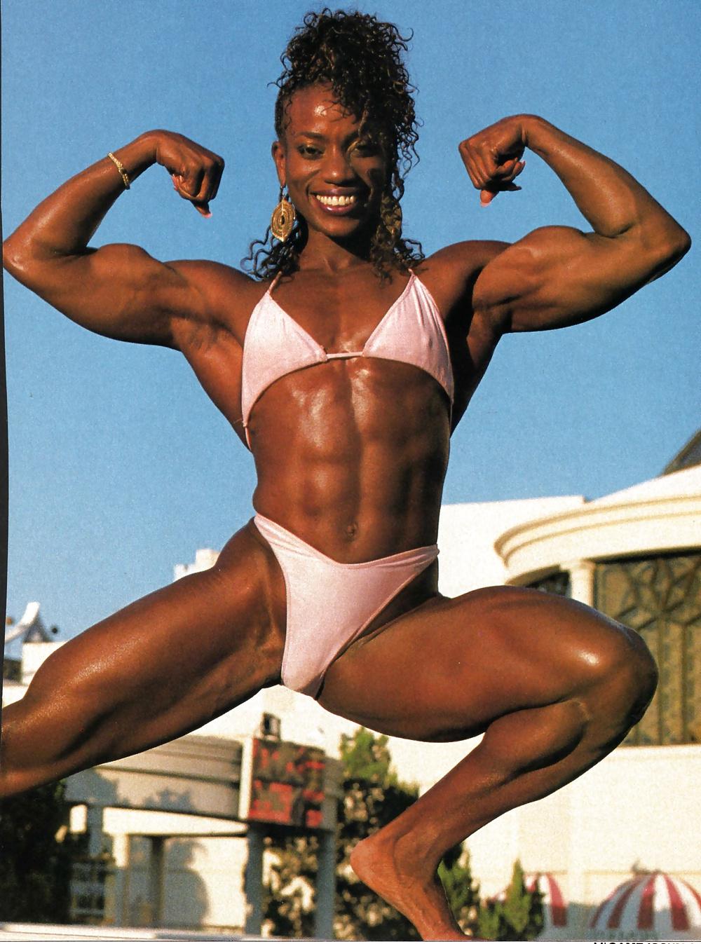 25P Lenda murray  - female bodybuilder