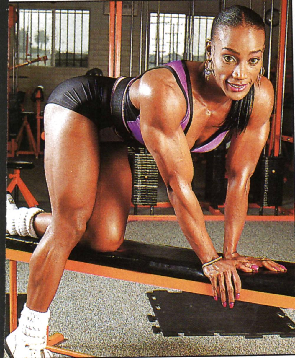 25P Lenda murray  - female bodybuilder
