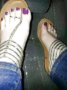 12P Hijab feet