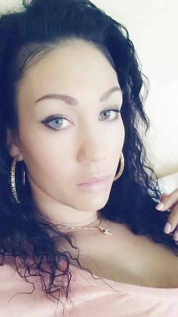 23P 20 something mom pawg