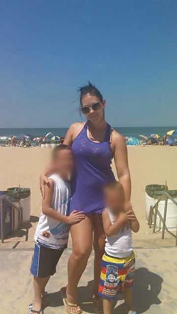23P 20 something mom pawg