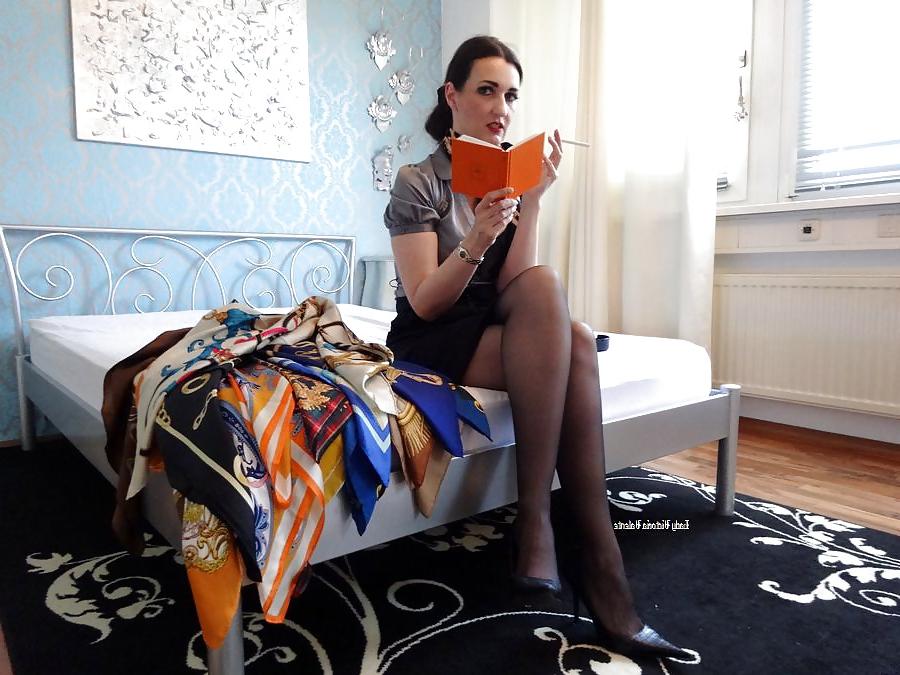 20P Silk Scarfs - Lady Victoria Valente