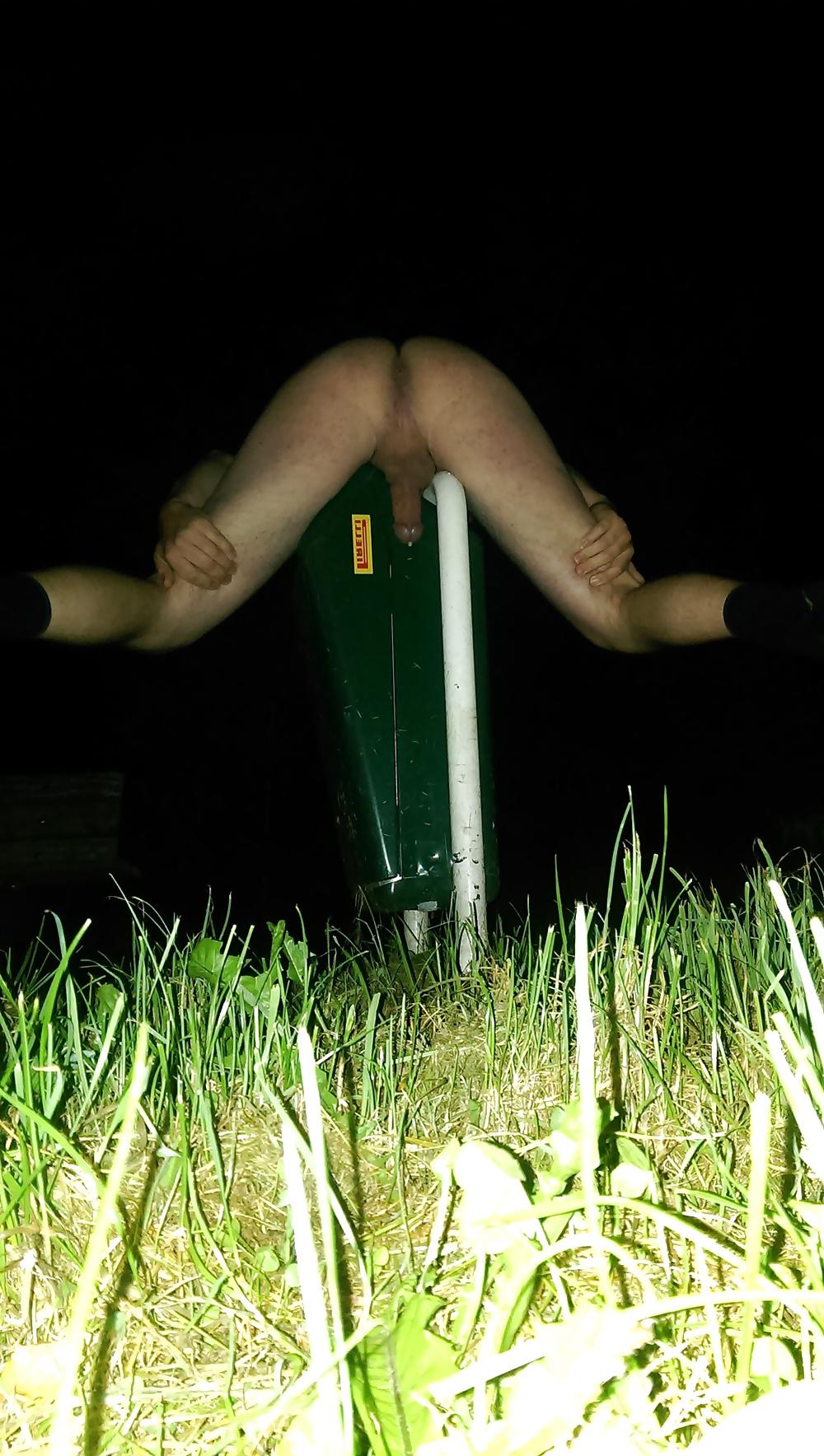 5P Naked outside as garbage in the park