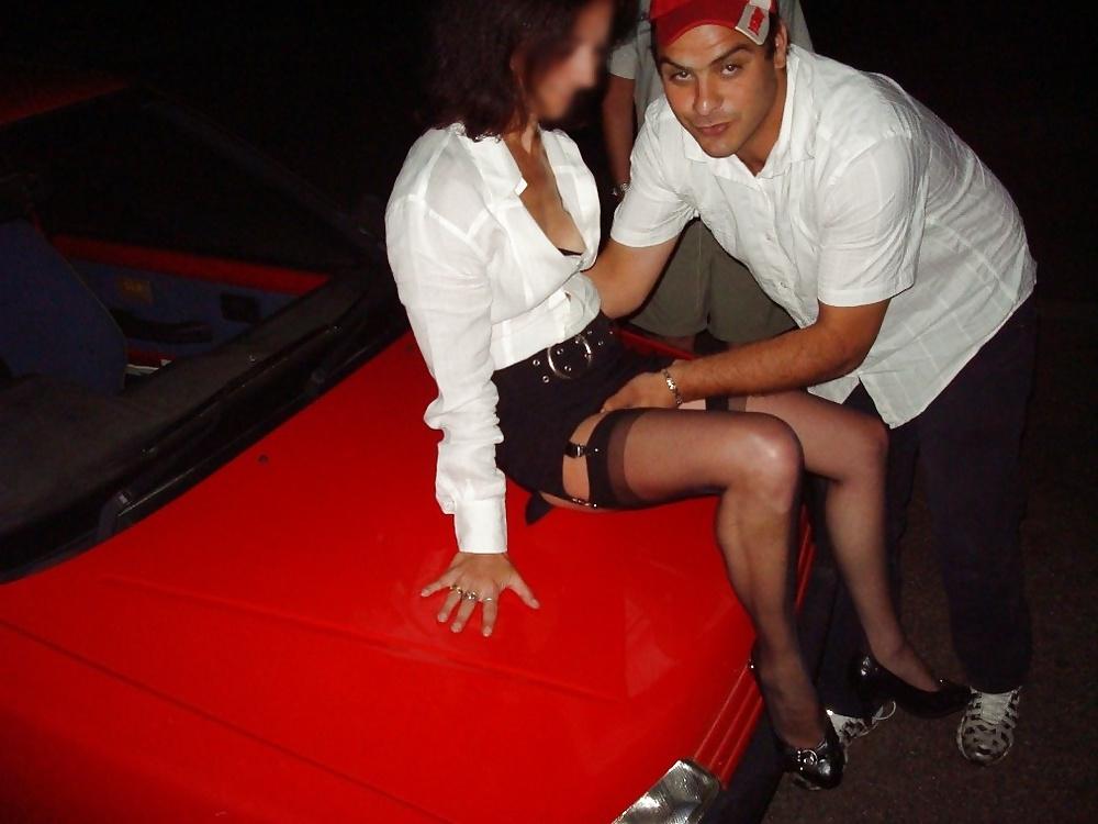 15P Bourgeoise offerte a 3 hommes en dogging