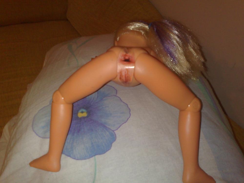 11P Famosa doll