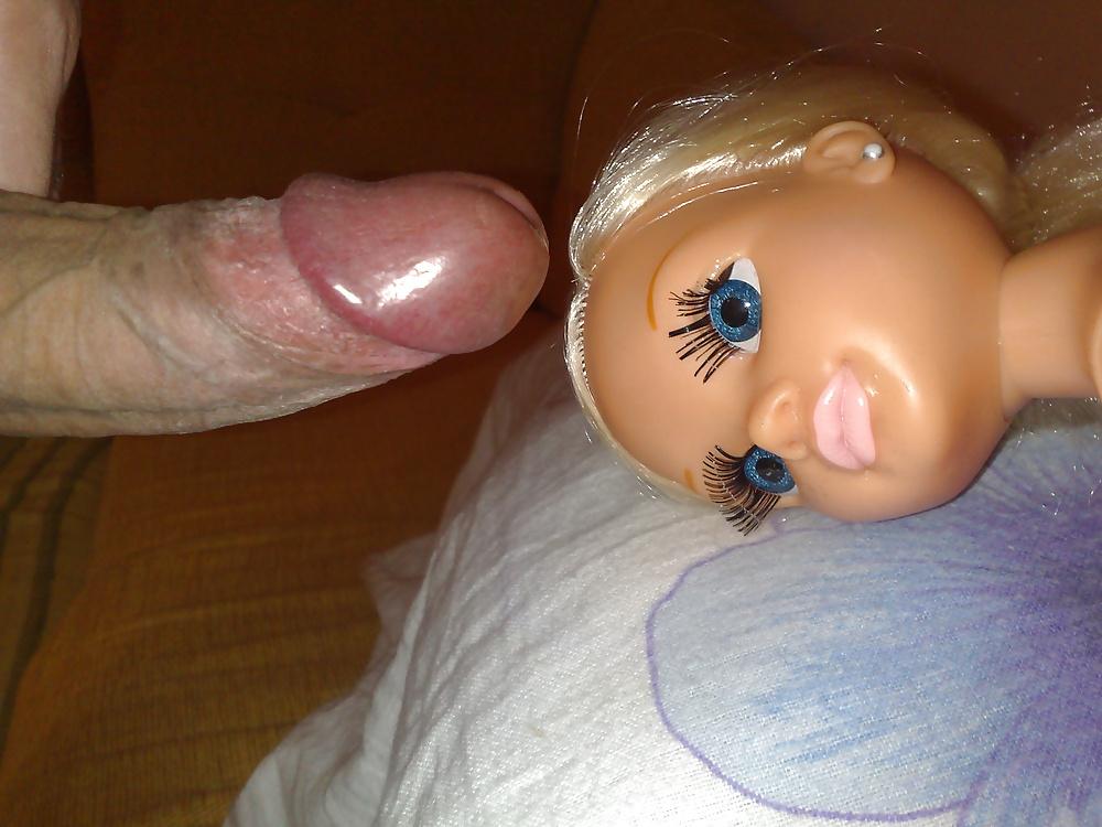 11P Famosa doll