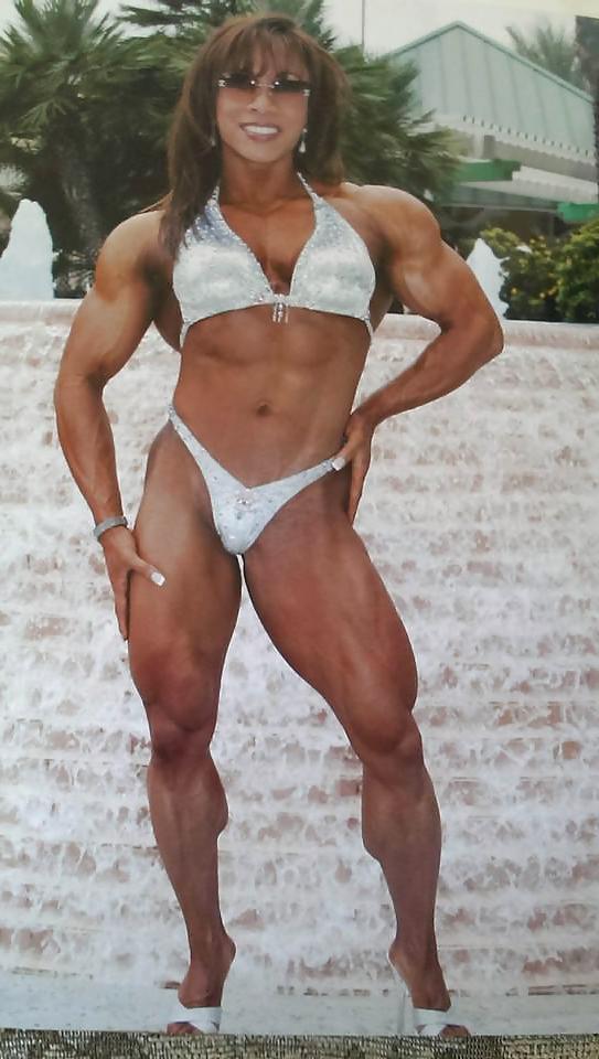 22P Brenda Raganot - female bodybuilder