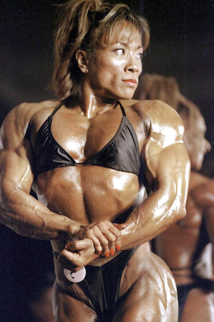 22P Brenda Raganot - female bodybuilder