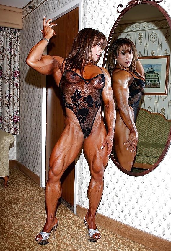 22P Brenda Raganot - female bodybuilder